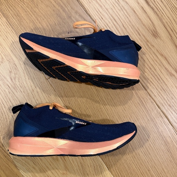 *Brooks Levitate 3 Mojolica Cantaloupe Sneakers Womens 6.5 B Blue Peach Running - Picture 6 of 8